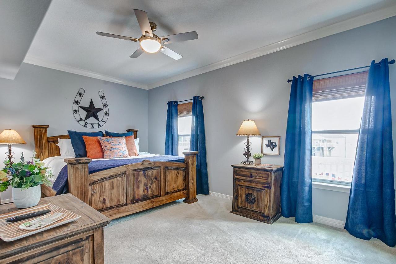 הוילה Bolivar Peninsula Spring Break Specials! Front Row Views - Tiki Bar - Playground מראה חיצוני תמונה