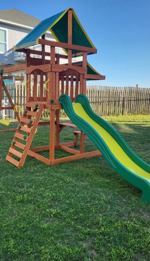 הוילה Bolivar Peninsula Spring Break Specials! Front Row Views - Tiki Bar - Playground מראה חיצוני תמונה